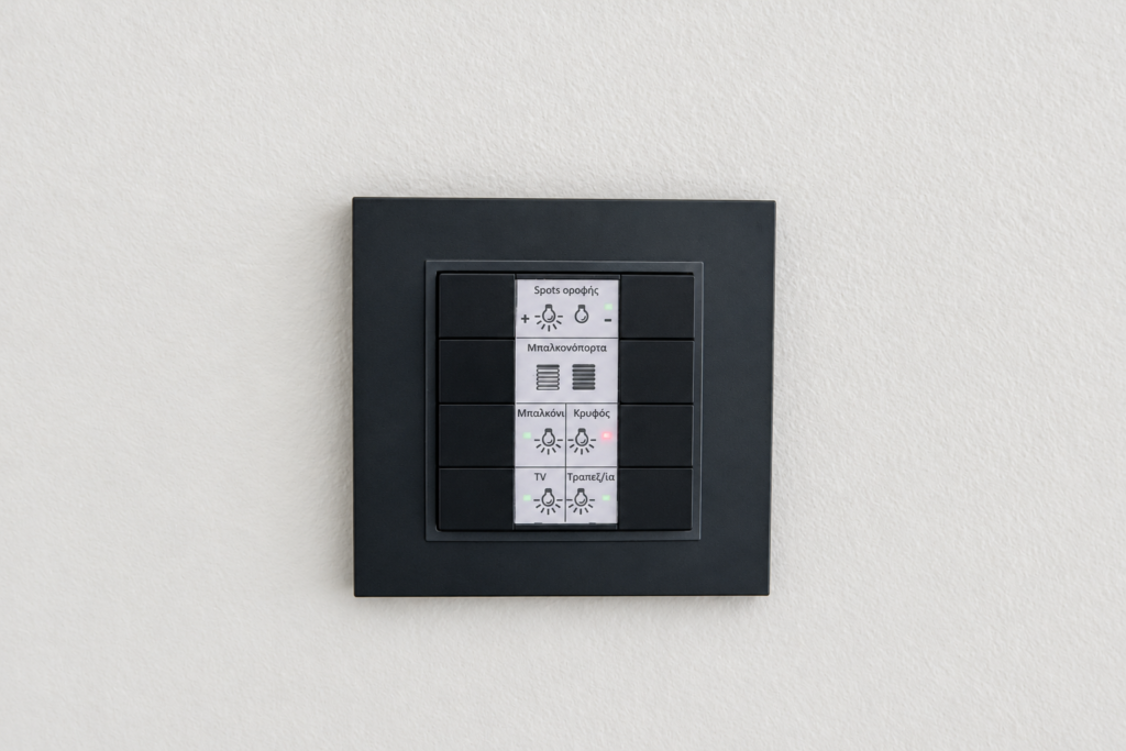 Wall-mounted KNX control for lighting and roller shutters Wall-mounted KNX control for lighting and roller shutters