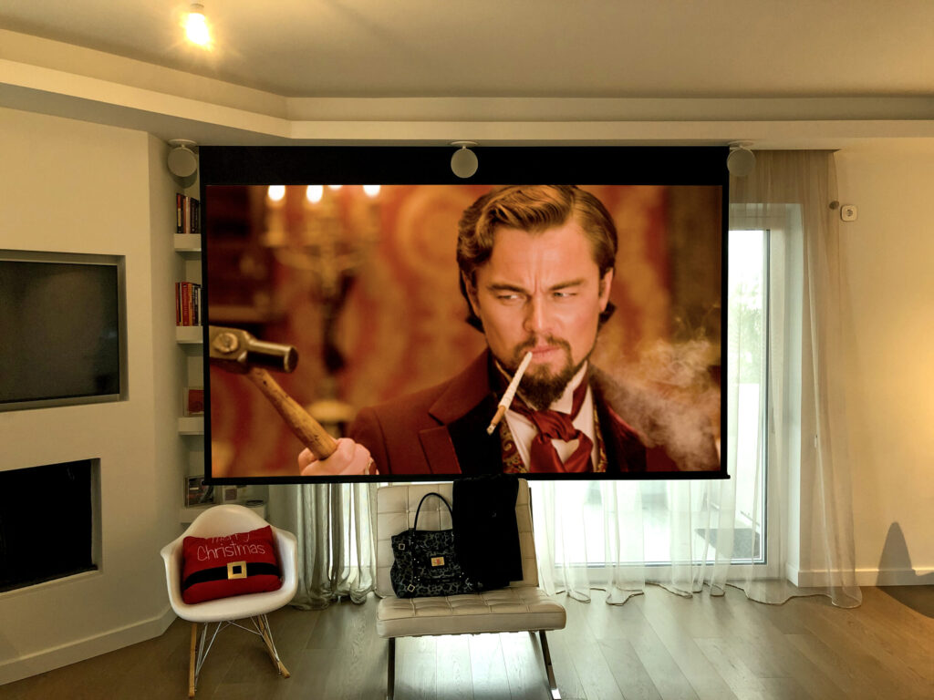 livingroom GR 07 Κινηματογραφική εικόνα στην ηλεκτροκίνητη οθόνη