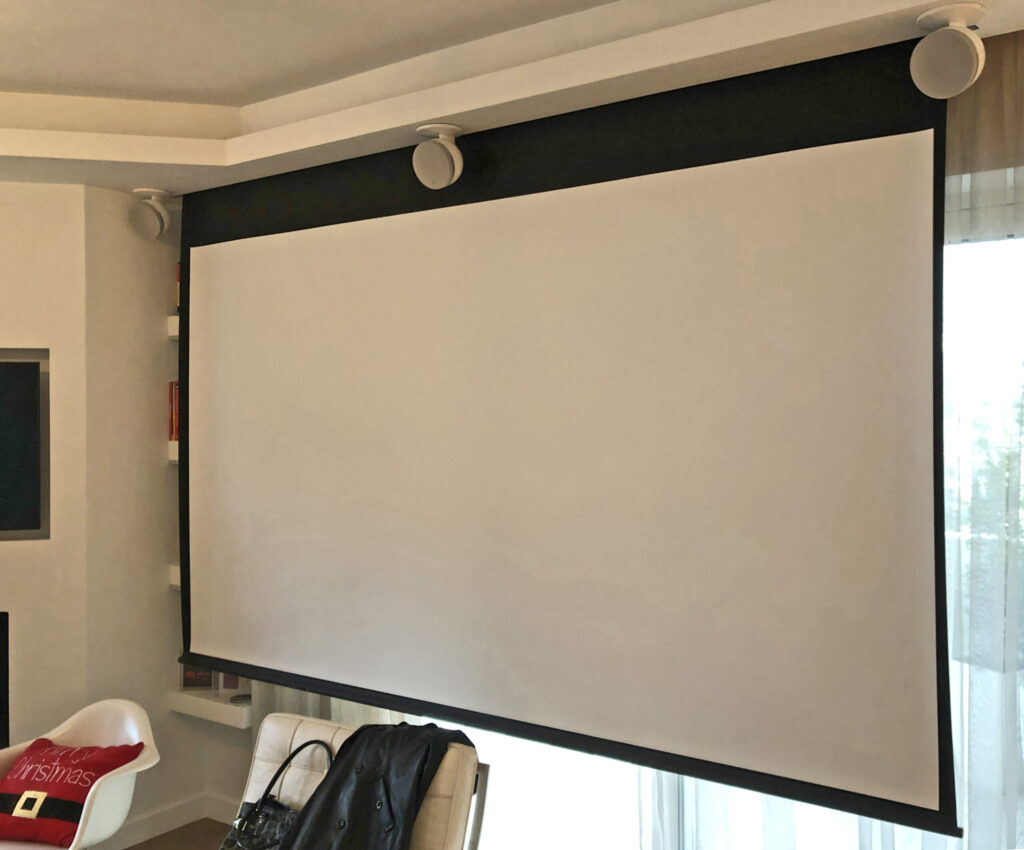 livingroom GR 10 Ηλεκτροκίνητη οθόνη προβολής στο καθιστικό