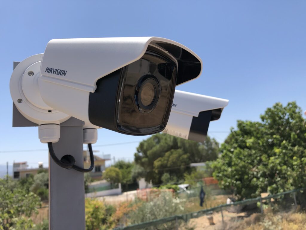 Έξυπνα συστήματα σε διπλοκατοικία — Εξωτερική κάμερα ασφαλείας Εξωτερική κάμερα ασφαλείας — Έξυπνα συστήματα σε διπλοκατοικία / Outdoor security camera