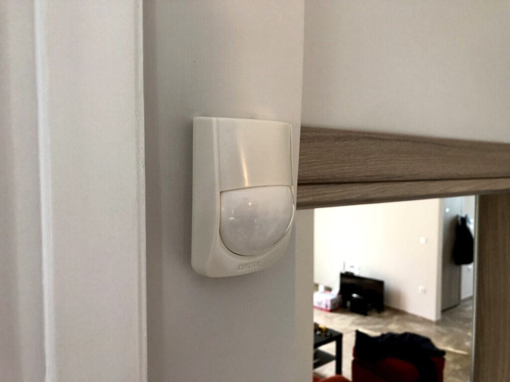 Έξυπνος συναγερμός AJAX σε μονοκατοικία / AJAX smart alarm in a detached home — 03