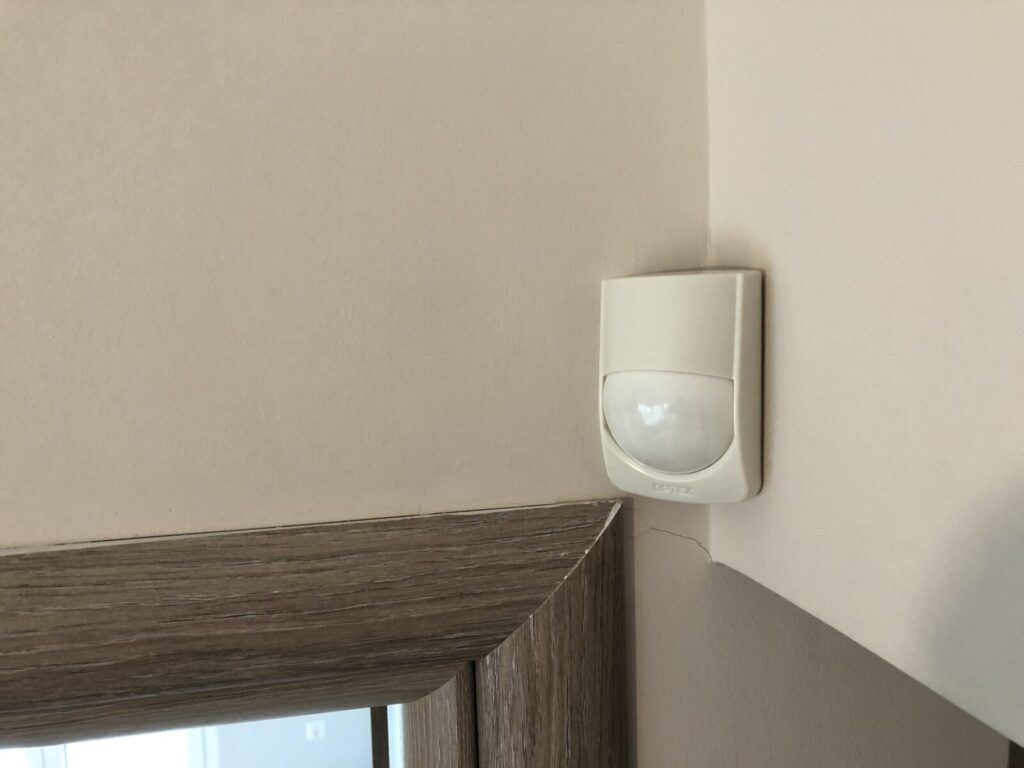Έξυπνος συναγερμός AJAX σε μονοκατοικία / AJAX smart alarm in a detached home — 10