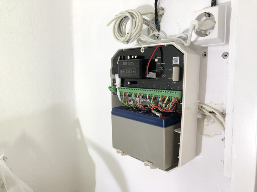 Έξυπνος συναγερμός AJAX σε μονοκατοικία / AJAX smart alarm in a detached home — 15